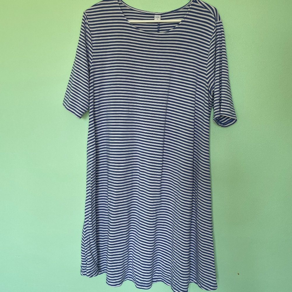 Old Navy Blue and White Dress, XL